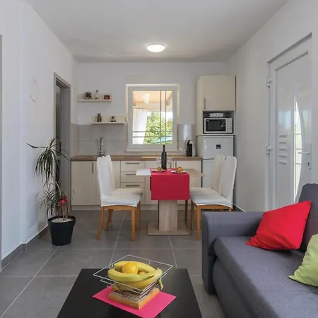 Beautiful In With Kitchen Holiday home *