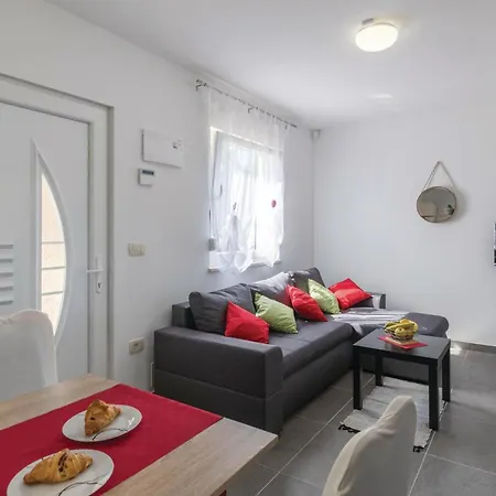 Beautiful In With Kitchen Holiday home Marcana