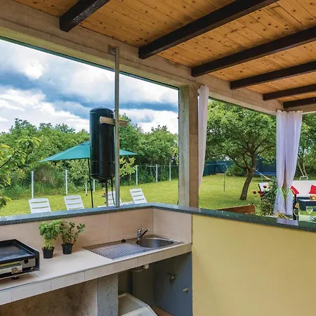 Beautiful In With Kitchen Holiday home *