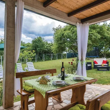 Beautiful In With Kitchen Holiday home
