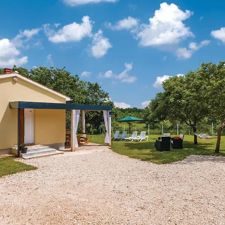 Holiday home Beautiful In With Kitchen Marcana