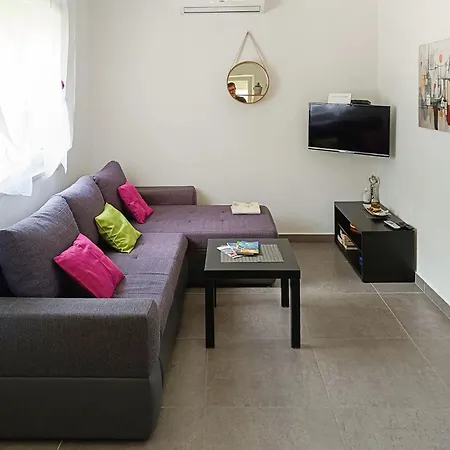 1 Bedroom Gorgeous In